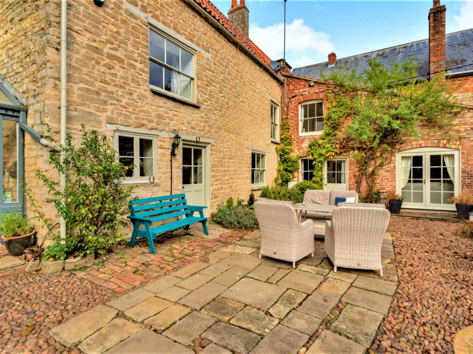 Islip Mill House - Beautiful Riverside Home-Outside