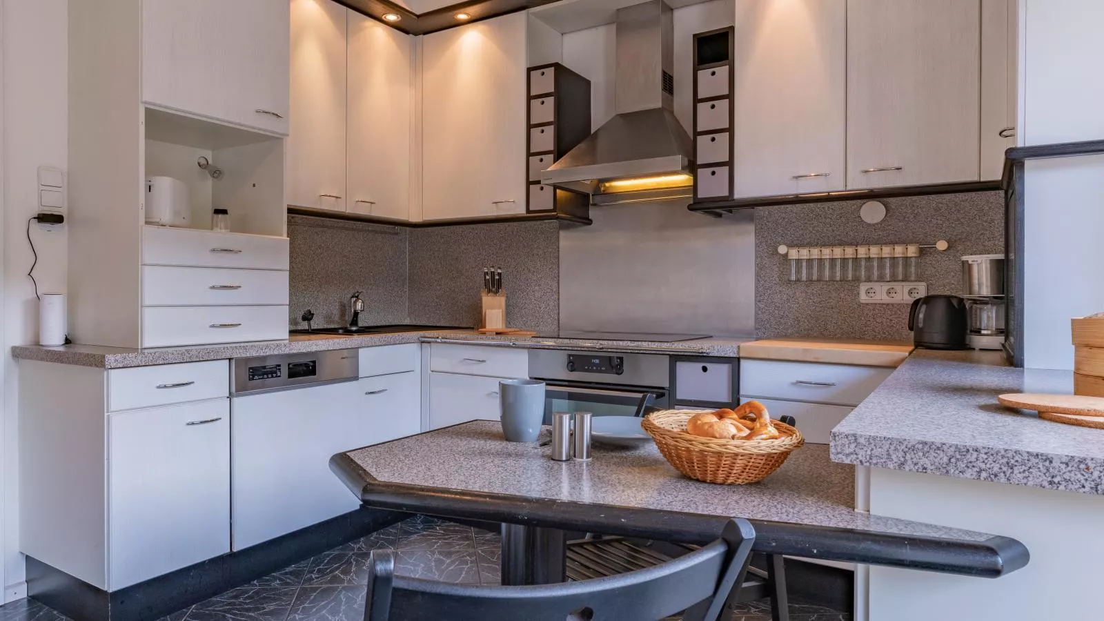 Tirola Stadl-Kitchen