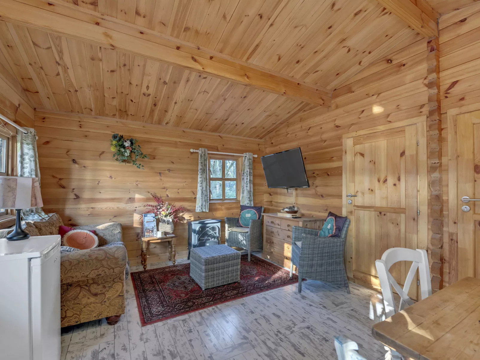 Woodland Lodge-Inside