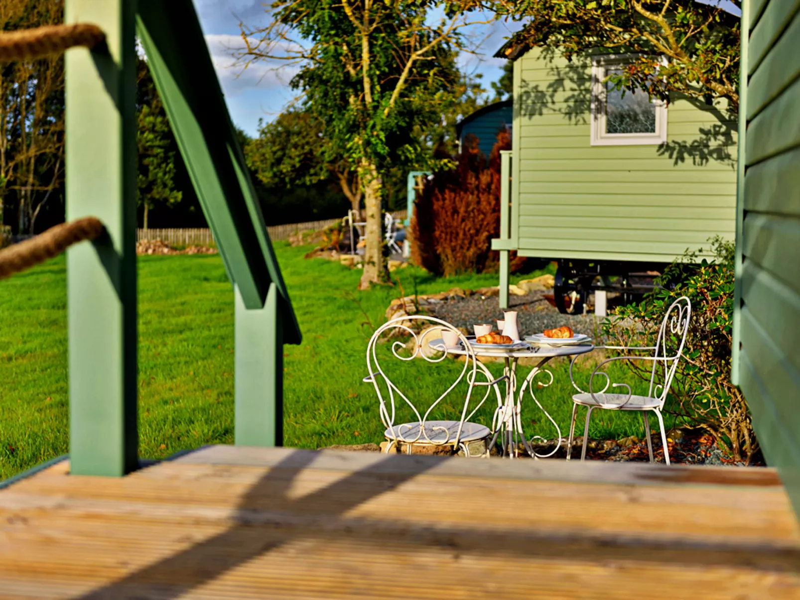 'Angharad' Poachers Hut-Outside