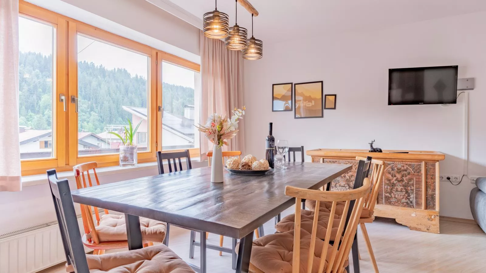 Tirola Stadl-Dining room