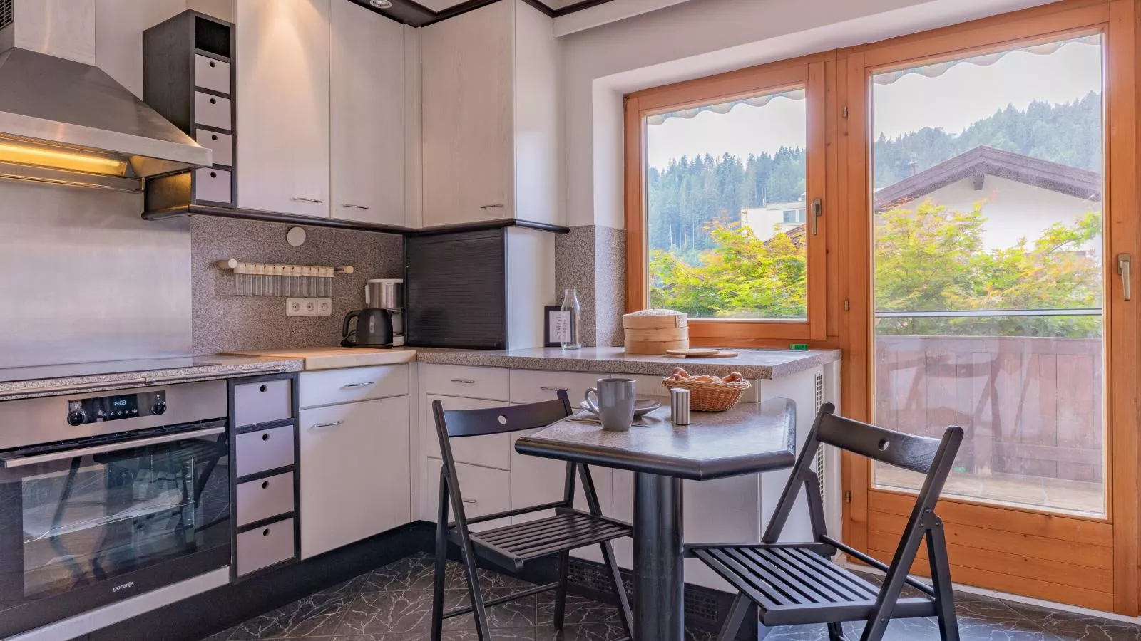 Tirola Stadl-Kitchen
