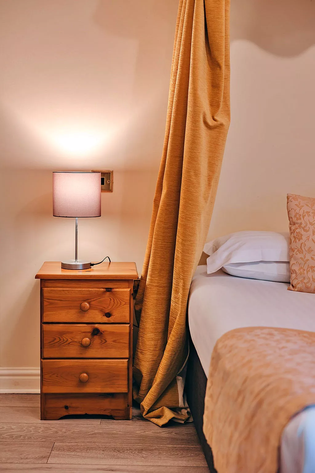 Netley Hall - Peach Tree-Dedans