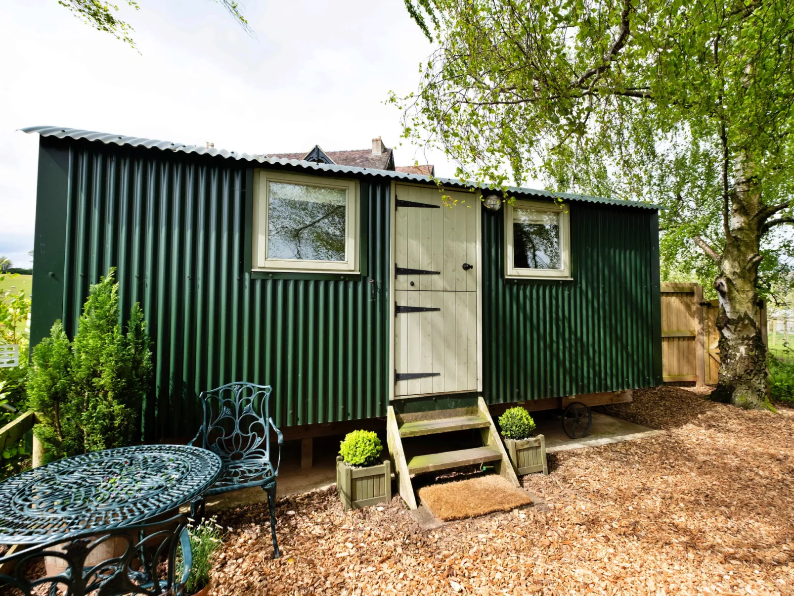 Hay and Hedgerow Glamping-Dehors