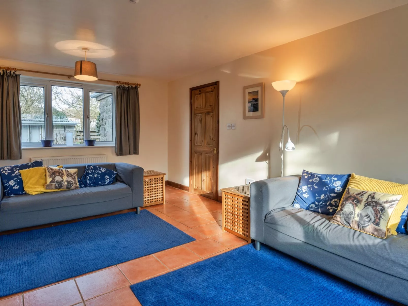 No.1 Gladys' Orchard-Drinnen