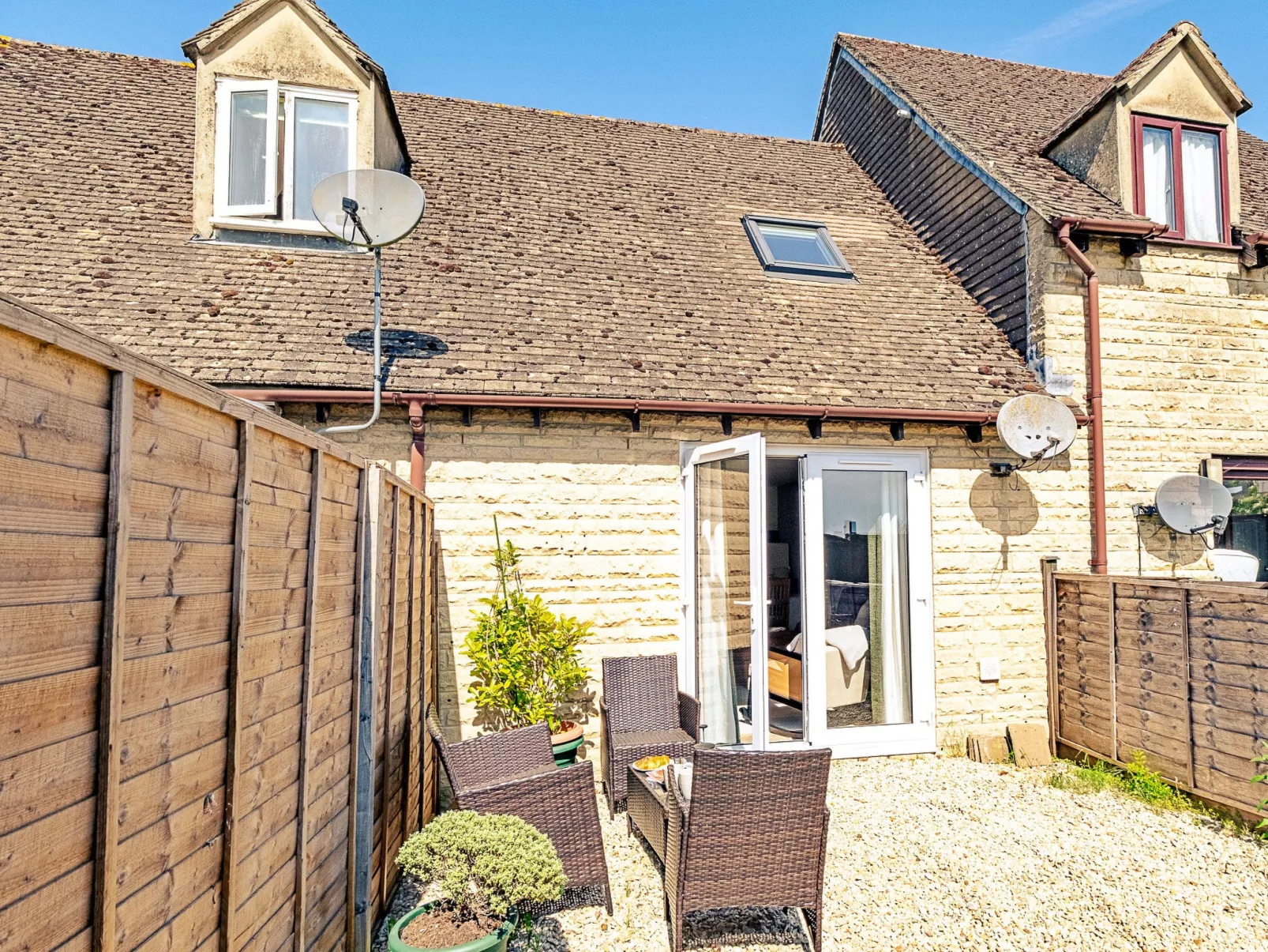 No. 8 Meadow Retreat-Draußen