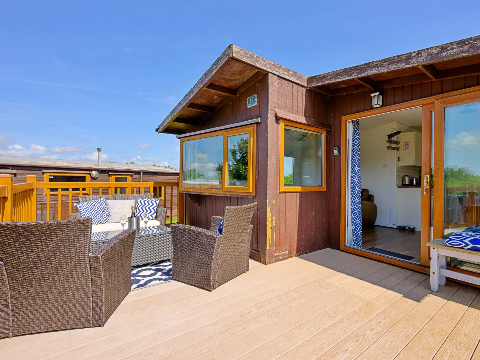 Forest Lodge-Outside