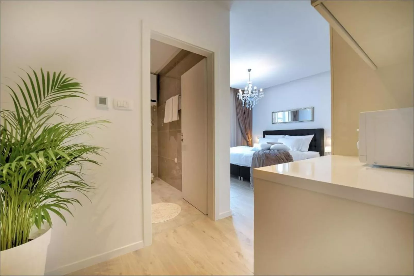 Deluxe Room with King Bed (2)-Chambre