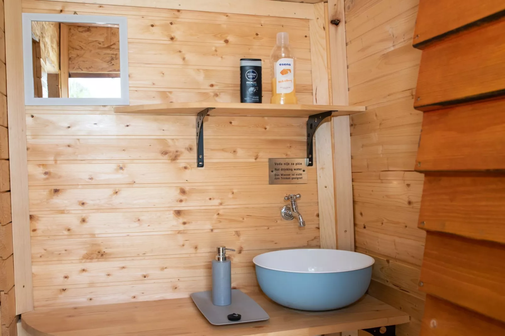 Robinzonski Kamp Hofman - Private Bungalow-Salle de bain