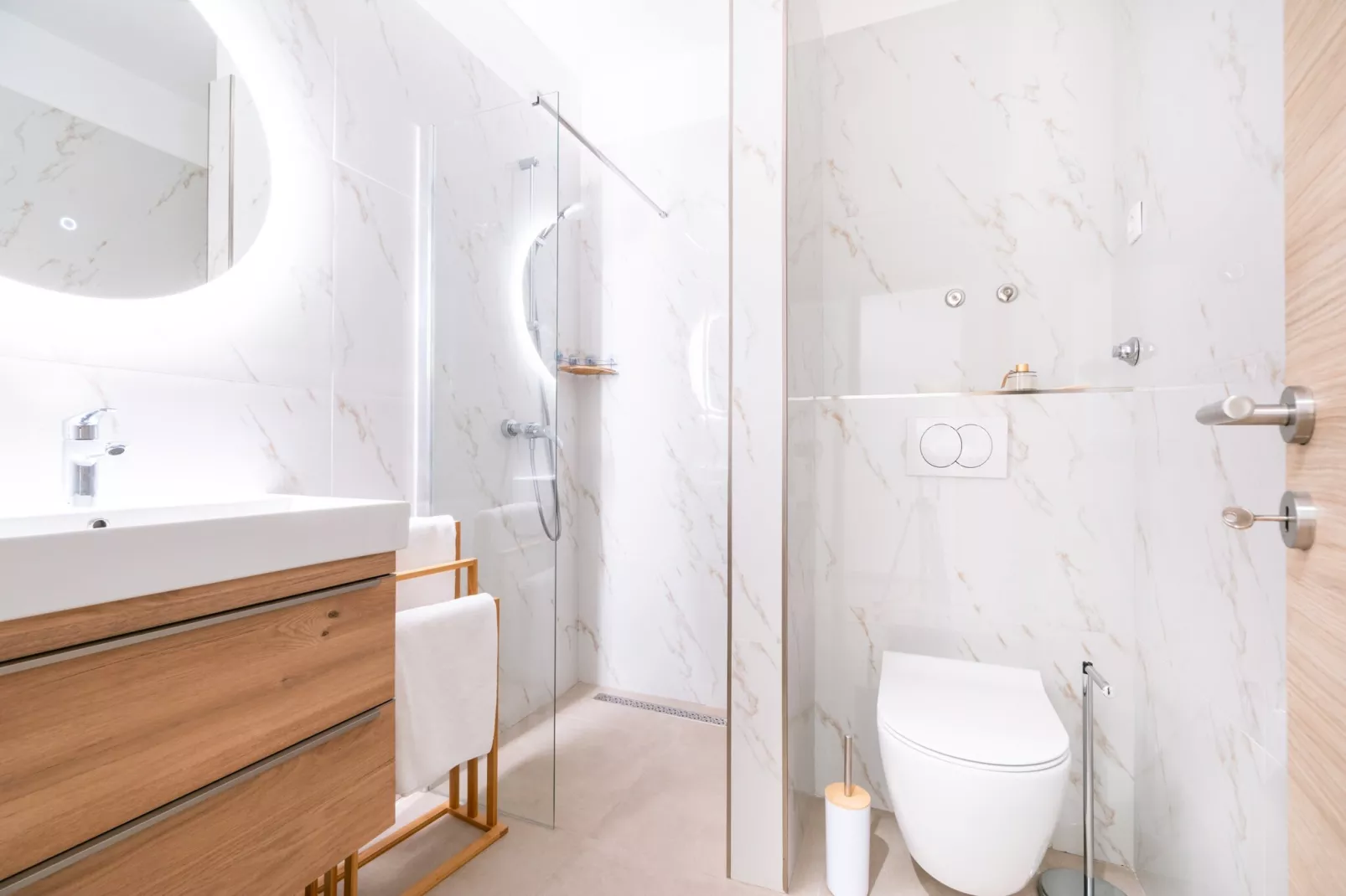 Apartments & Rooms Fisherman's Luck - Deluxe Double Room with Balcony and Sea View-Bathroom