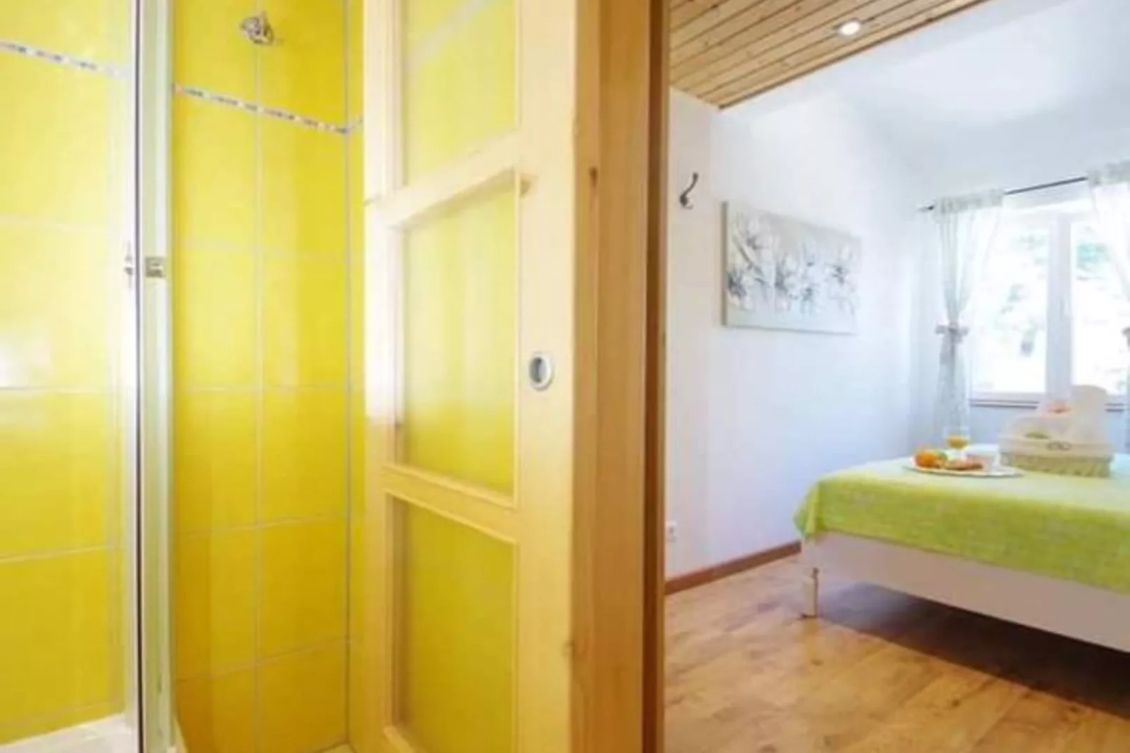 Two-Bedroom Apartment (Lavanda)