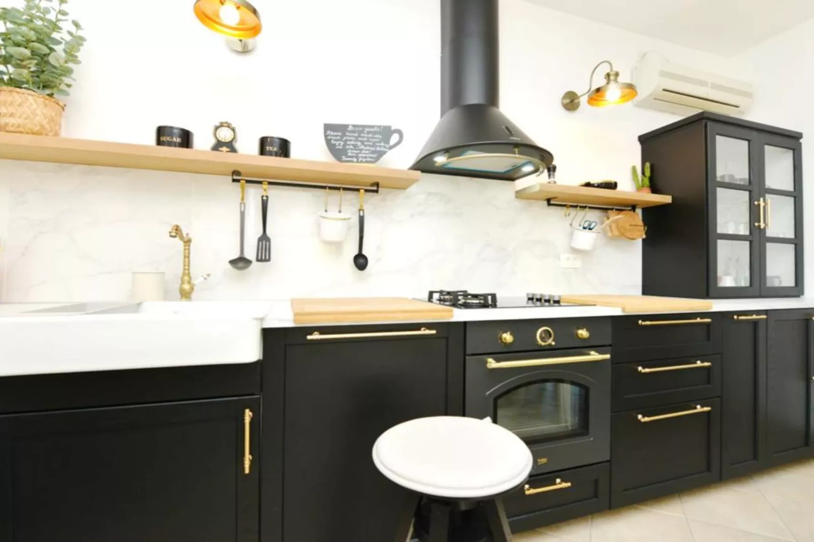 Two-Bedroom Apartment (Maslina)-Küche