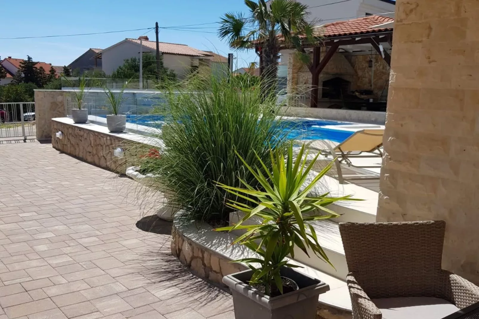 One-Bedroom Apartment-Outdoor