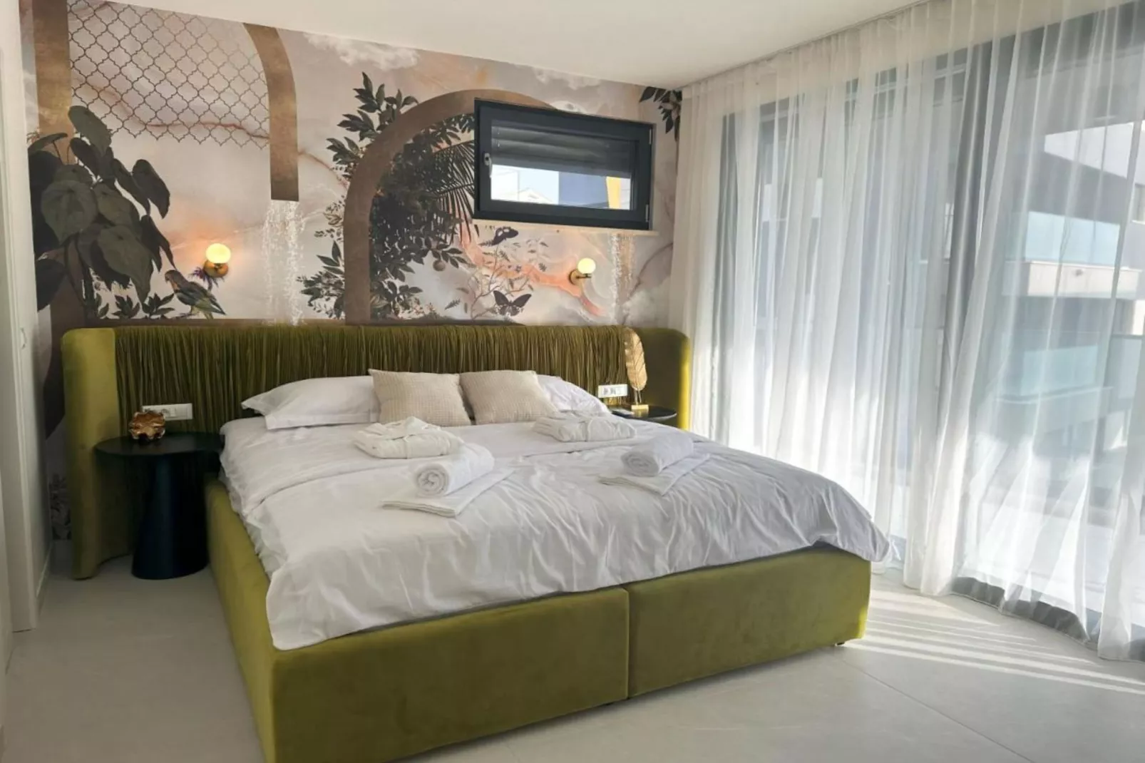 Leonarda Waterfront Residences- Three-Bedroom Penthouse with Infinity Pool (The Skyview Penthouse) - S4-Bedroom