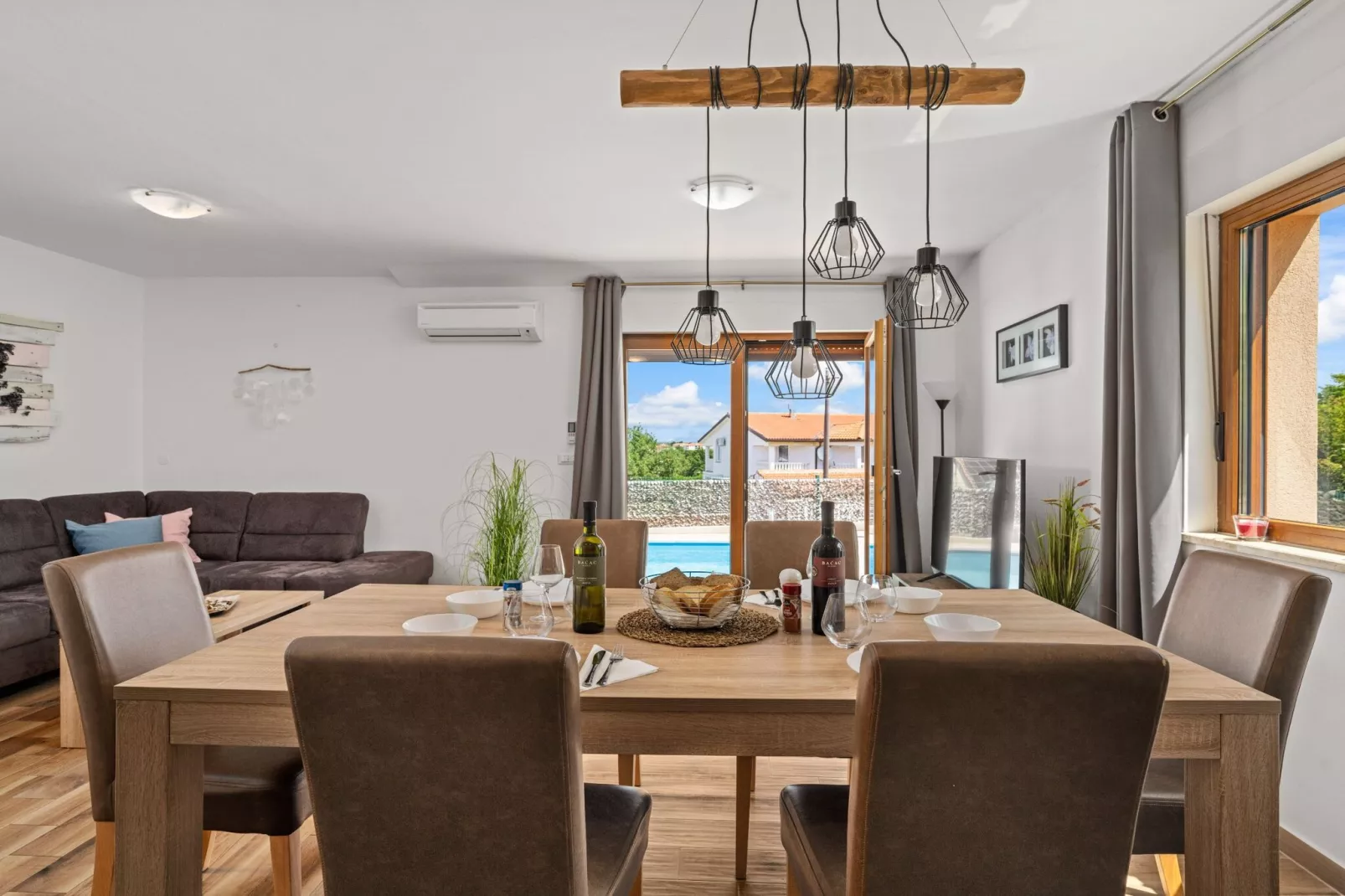 Holiday Home Mlačić - Three Bedroom Holiday Home with Pool-Salle à manger