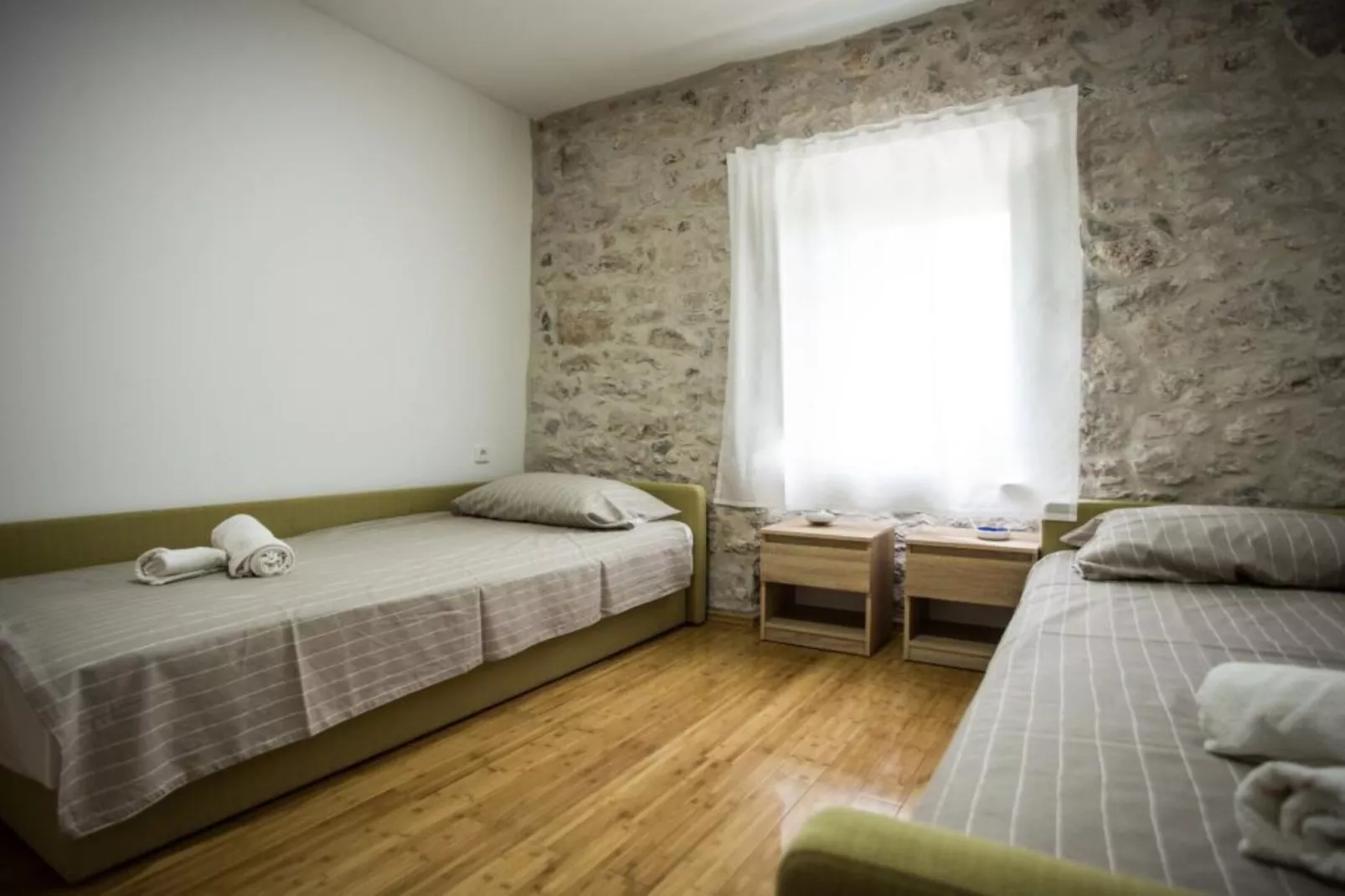Apartments Stone House Murter - Two Bedroom Apartment with Balcony-Chambre