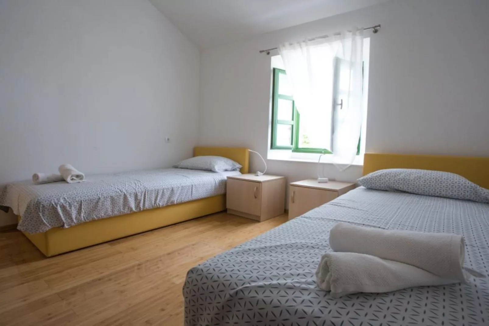 Apartments Stone House Murter - Two Bedroom Apartment with Terrace-Chambre