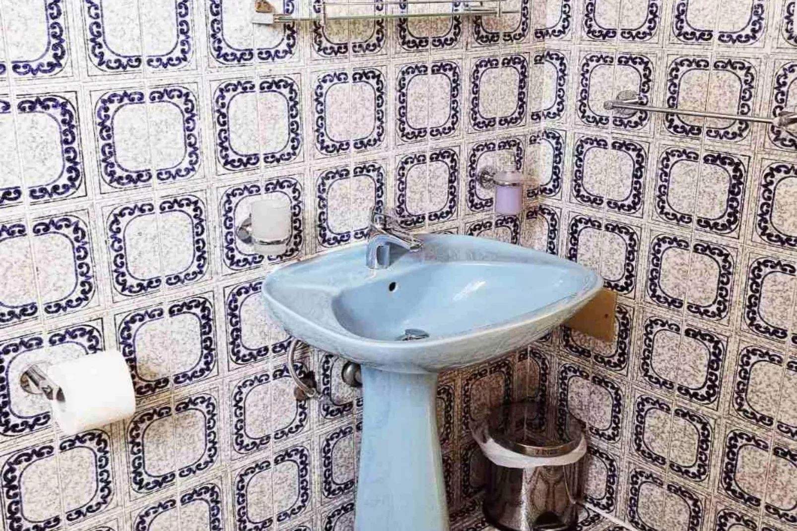 Apartments Željka - Studio Apartment with Terrace with Sea View (5)-Bathroom