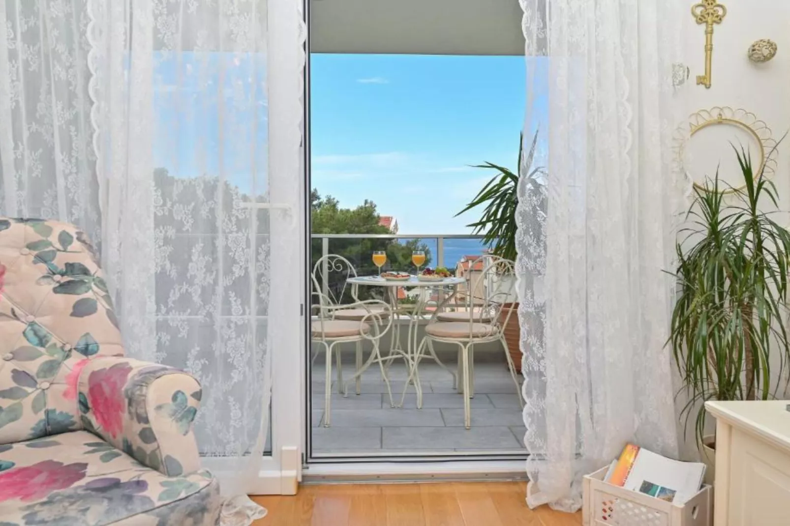 Apartment Hani 2 - Two Bedroom Apartment With Balcony And Sea View-Salon