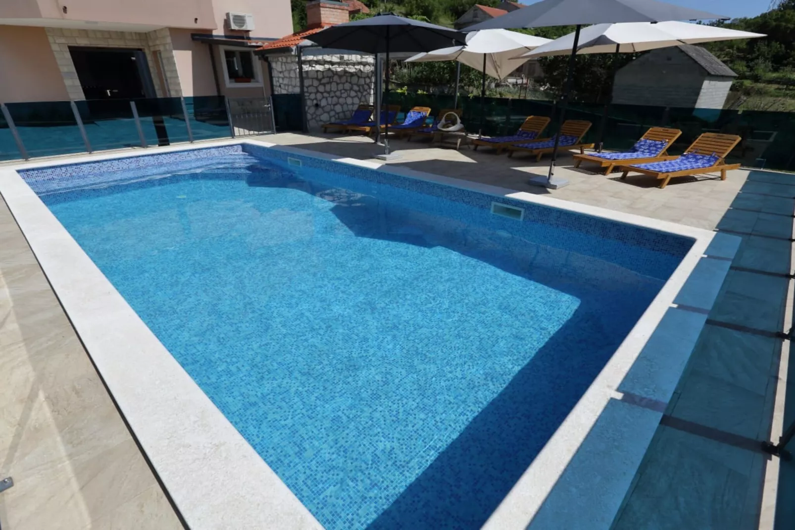 Holiday Home Marana - Five Bedroom Holiday Home-Piscine