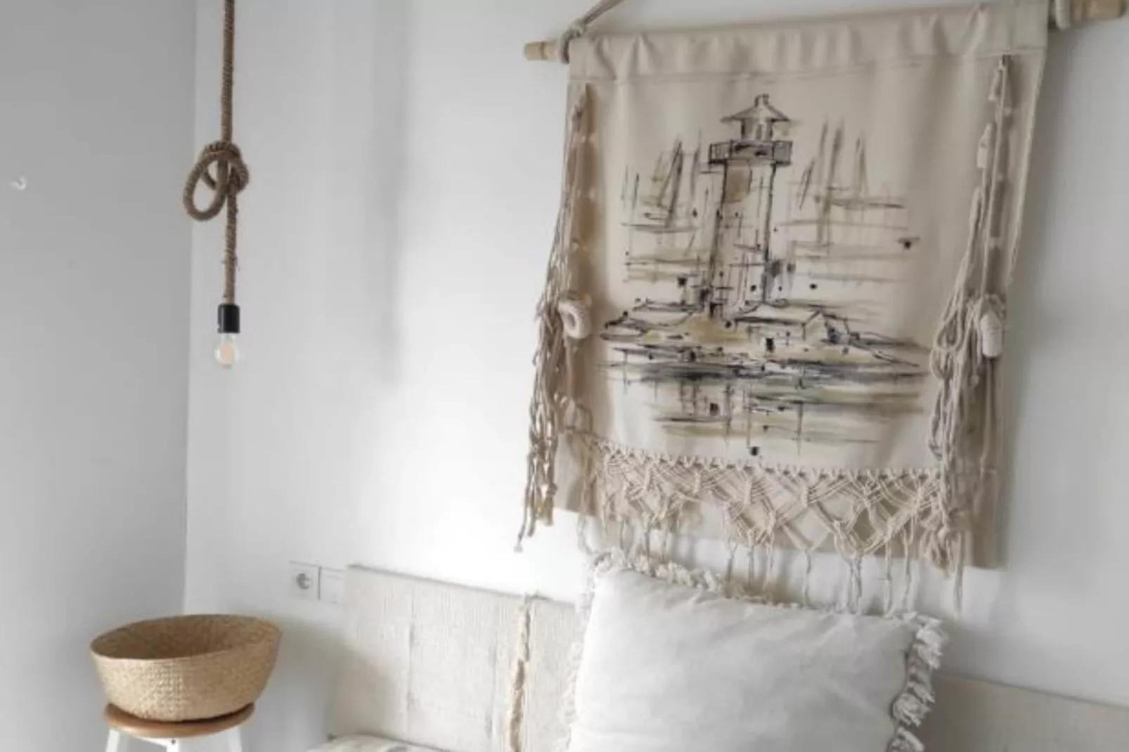 Modern Beachfront Apartments near Šibenik - Classic  Studio Apartment with Balcony and Sea View-Schlafzimmer