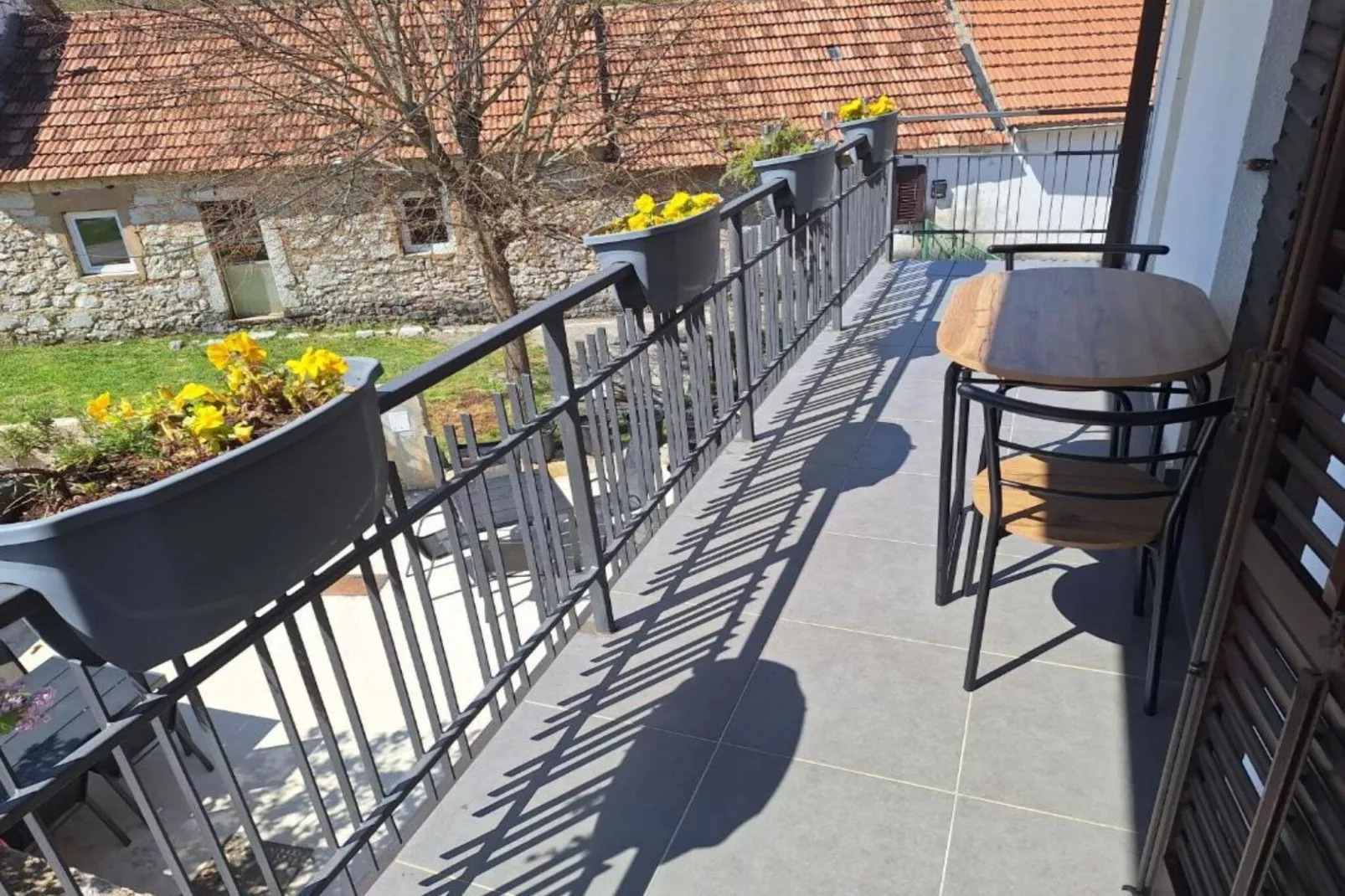Apartment and Room Mare Vrlika - Two Bedroom Apartment  with Balcony