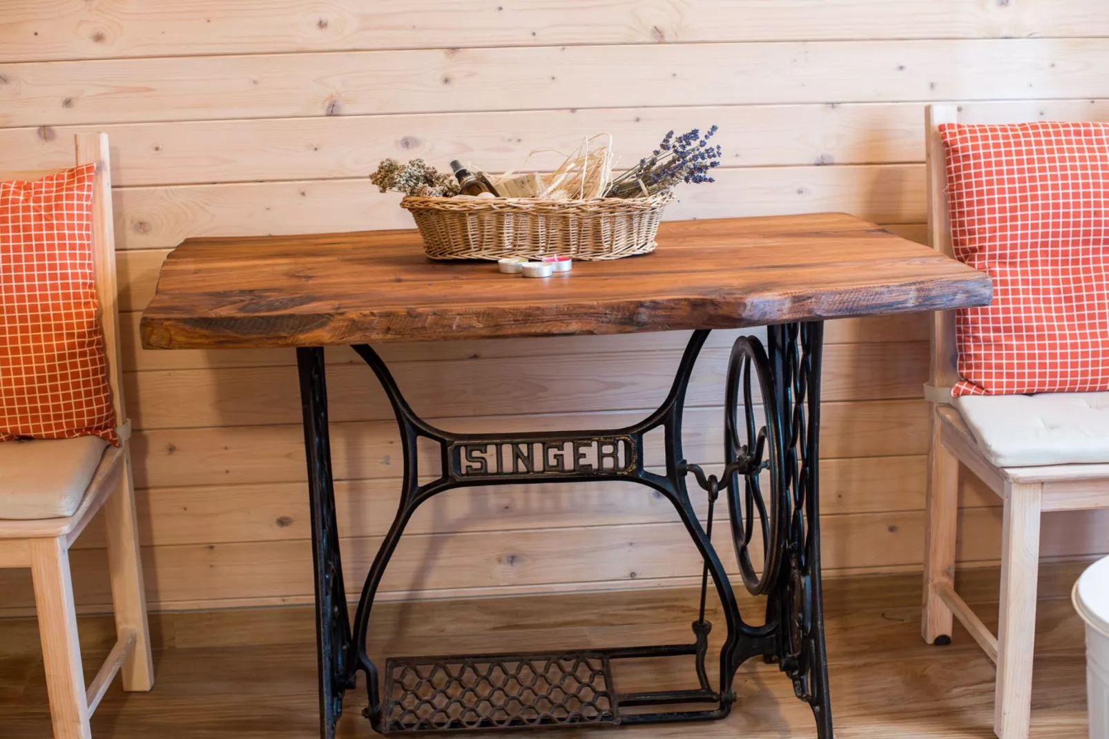 Serene Rustic Haven Holiday Home with Sauna - Two Bedroom Holiday Home with Sauna-Living room