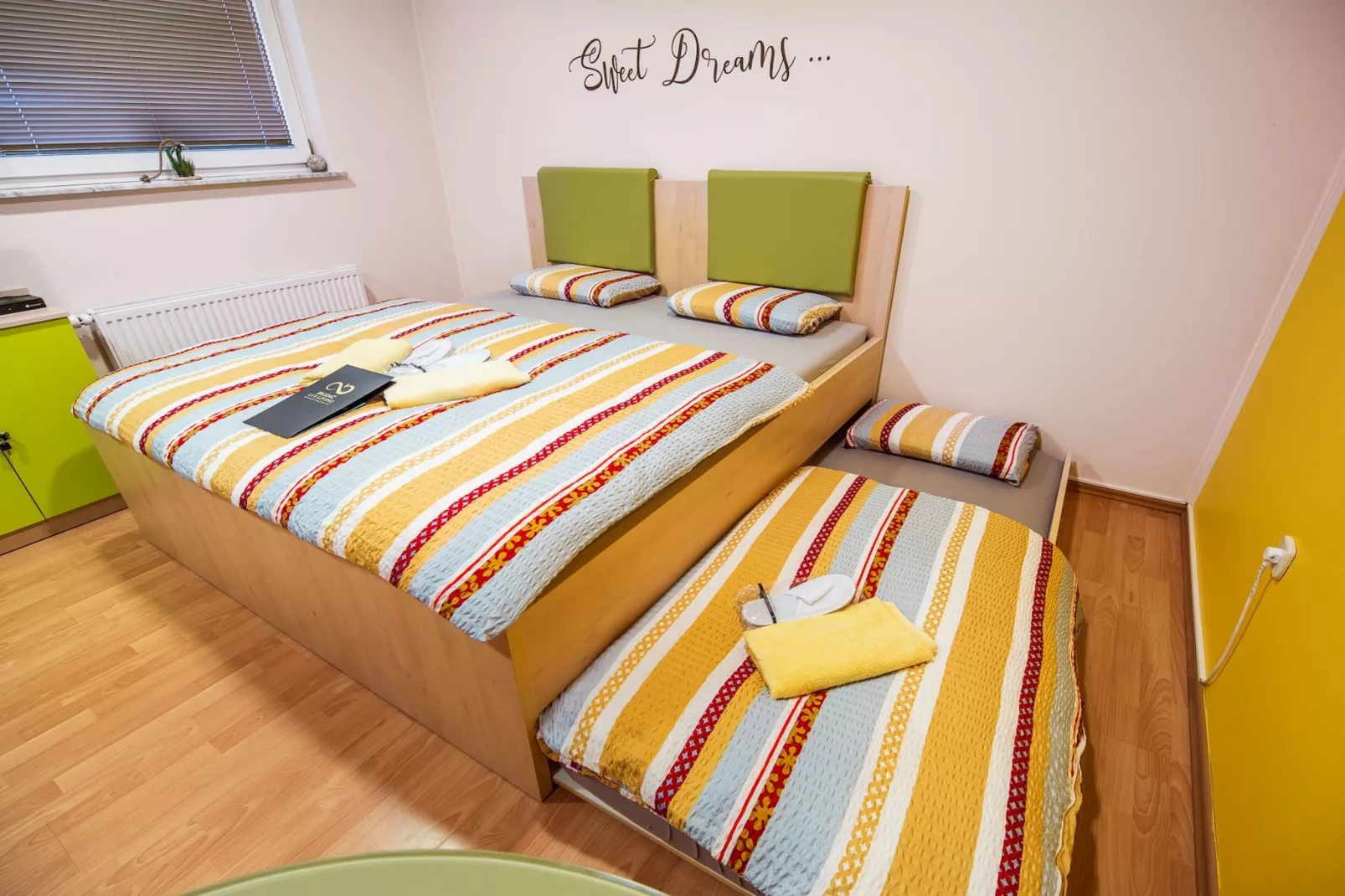 Elegant and Stylish Retreat Apartments with Terrace - Studio Apartment with Terrace