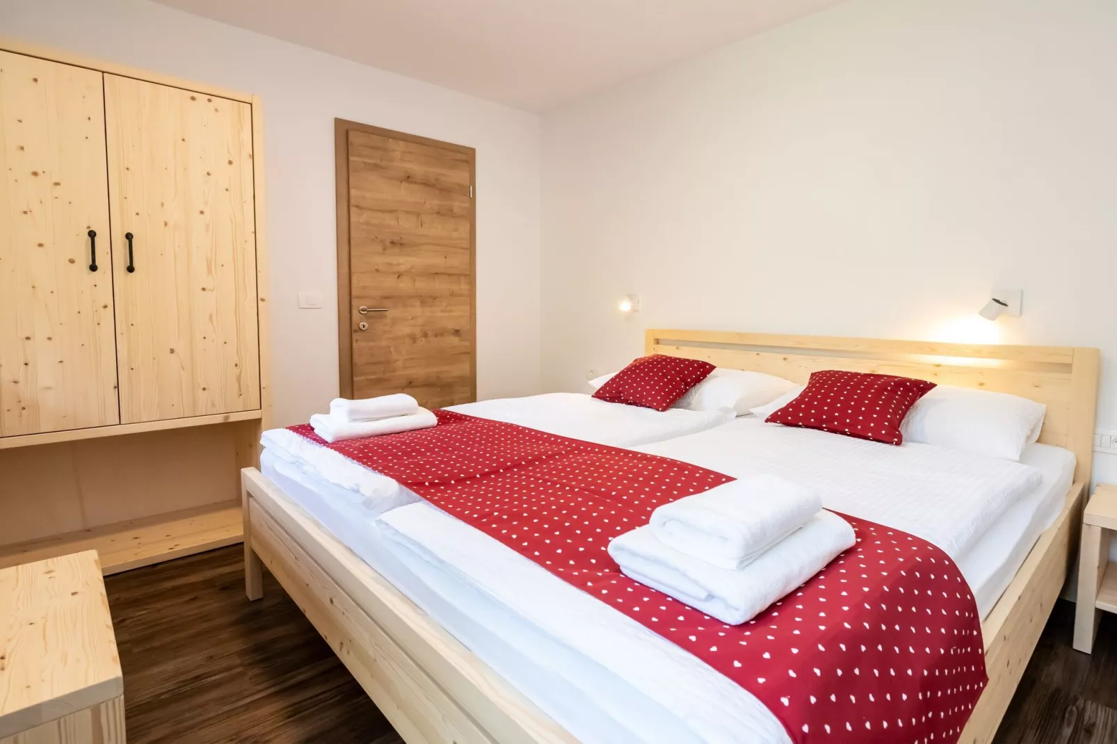 The Woodland Nook Apartments Bohinj - Comfort Two Bedroom Apartment with Balcony (owner F)-Schlafzimmer