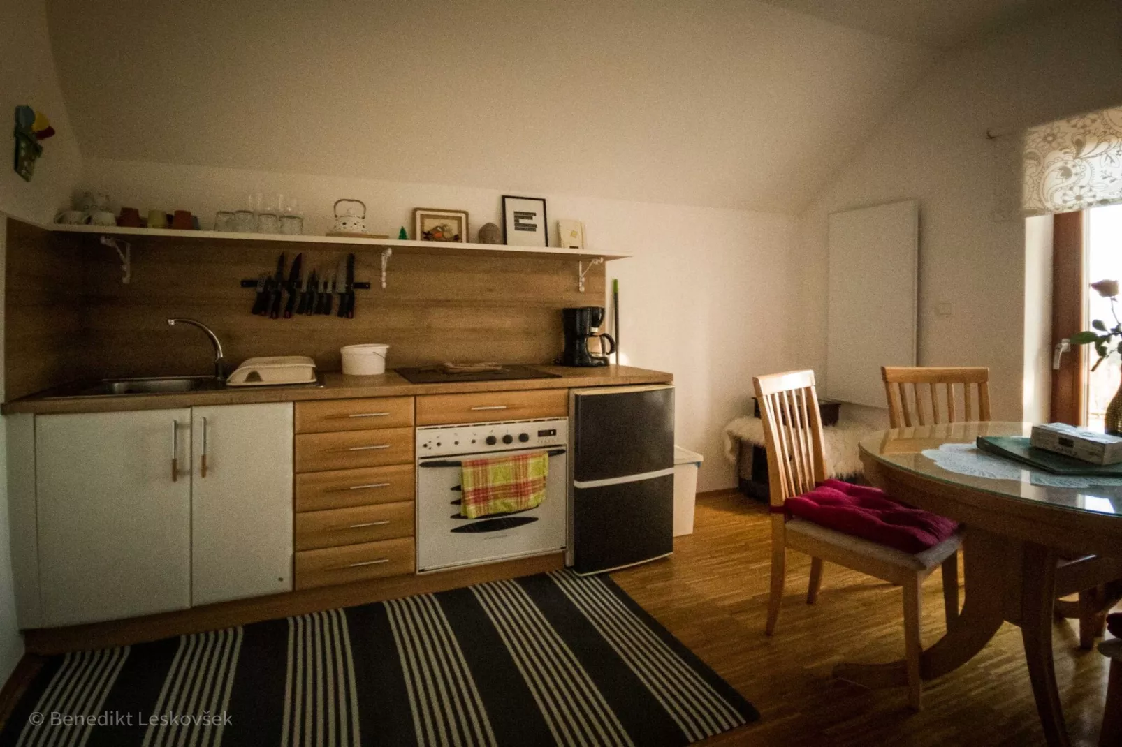 Rustic Refuge Glamping with Hot-Tub and Sauna - Two Bedroom Apartment with Terrace-Kitchen