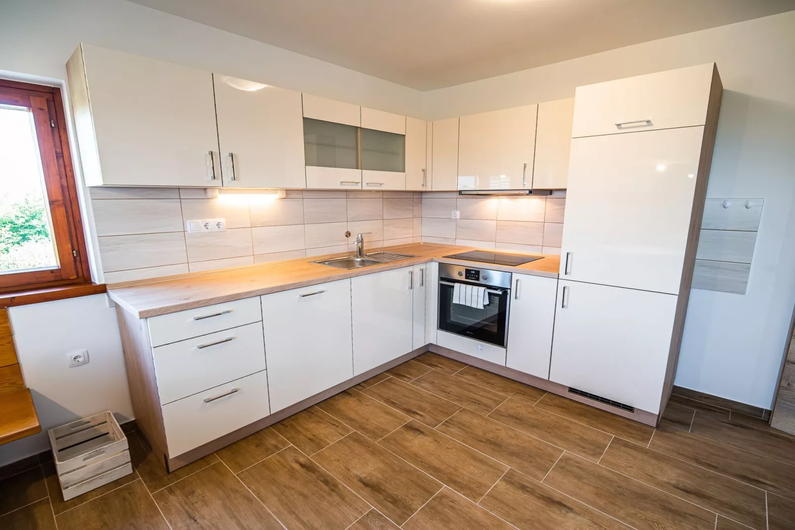 Serene Hollow Holiday Home with Mountain View - Two Bedroom Holiday Home with Mountain View-Cuisine