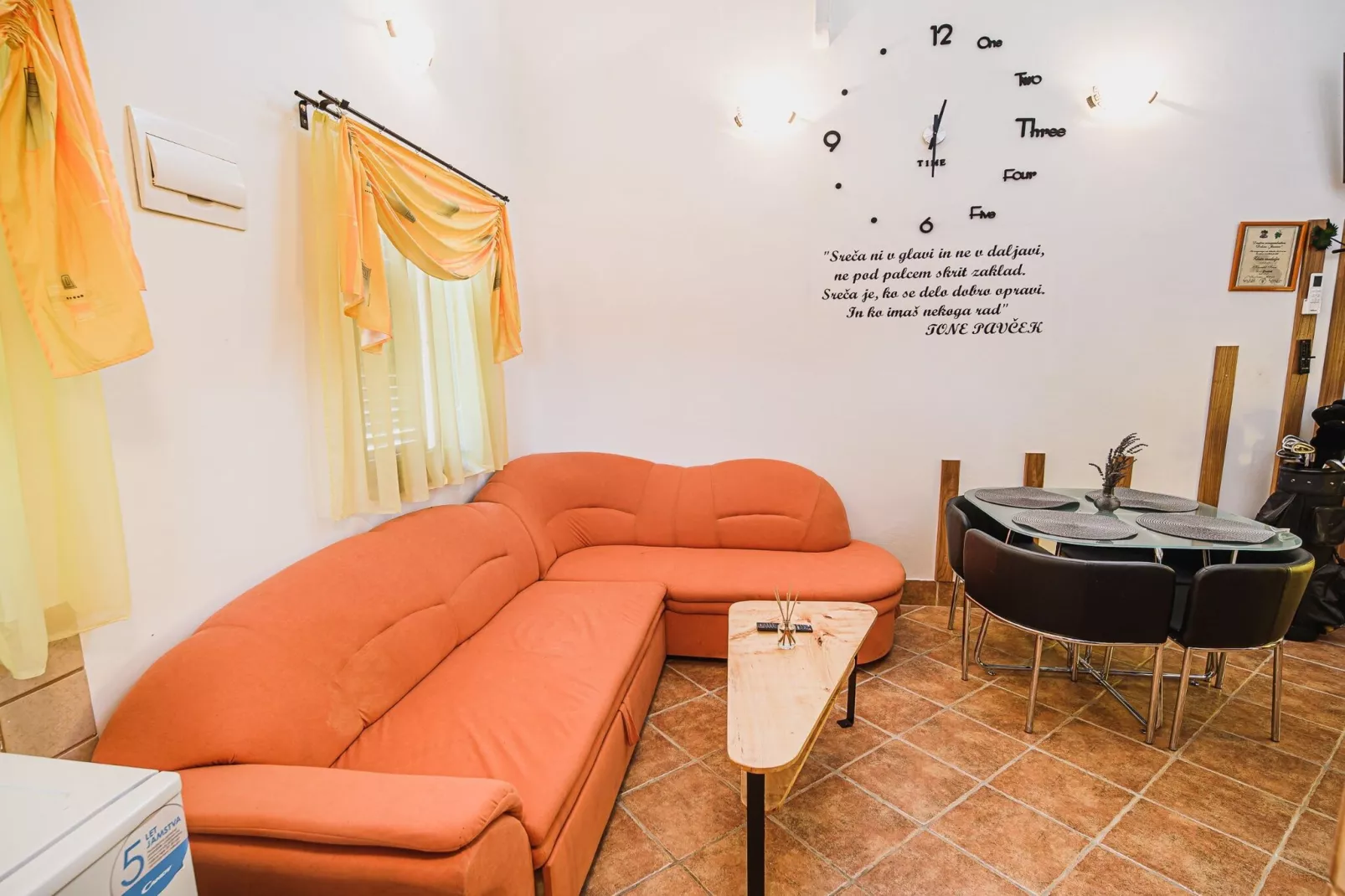 Harvest Horizon Holiday Home with Sauna - One Bedroom Holiday Home-Living room