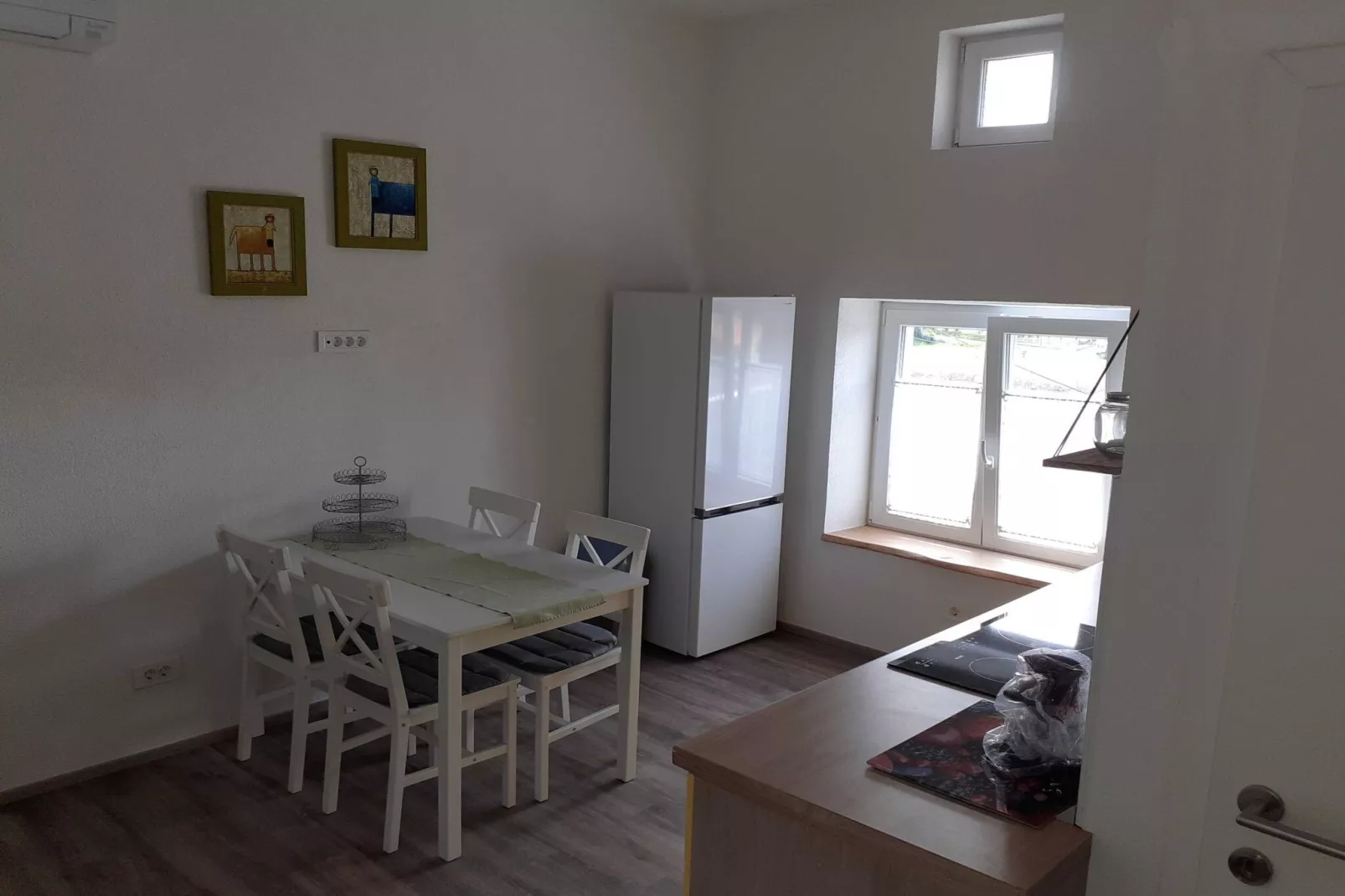 Secluded Authentic Apartment with Terrace - Studio Apartment with Terrace-Küche