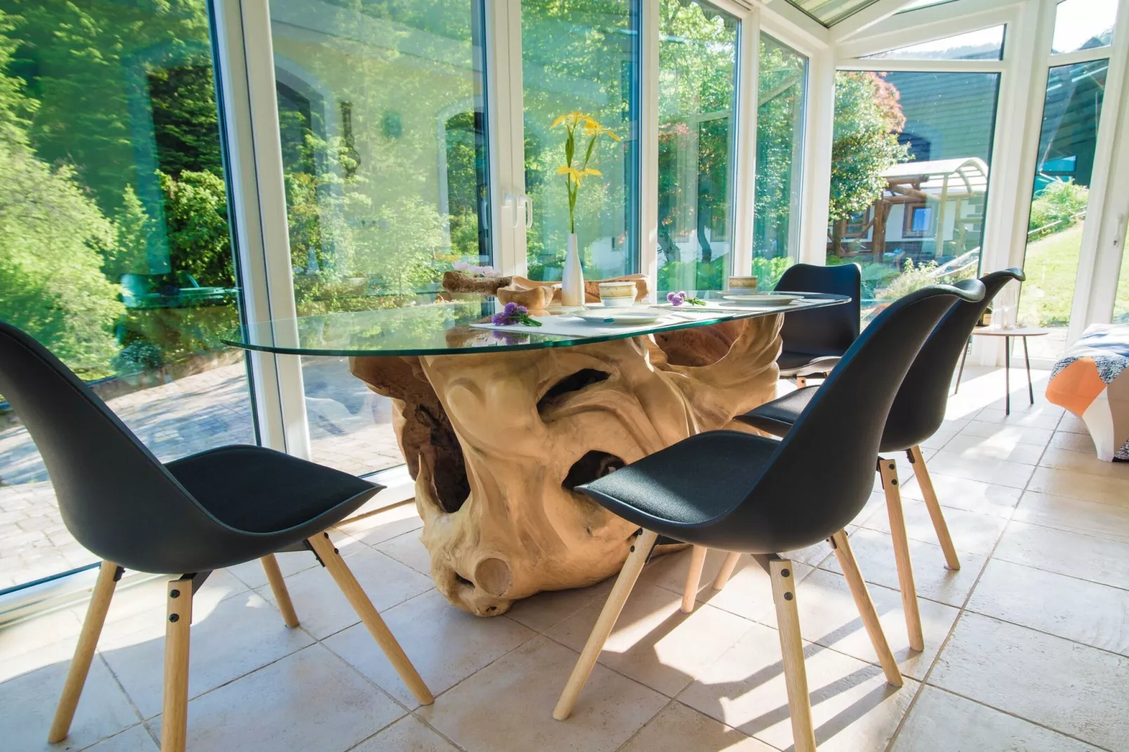 Rustic Authentic Holiday Home with Terrace and Wood Stove - Three Bedroom Holiday Home with Terrace-Esszimmer