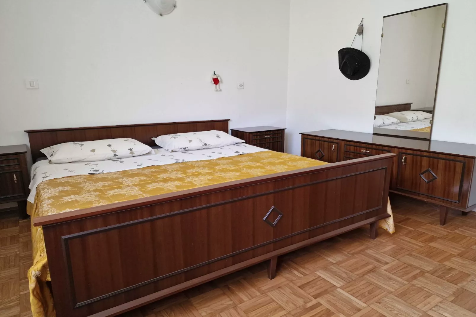 Bovec Comfortable Apartment with Mountain View - One Bedroom Apartment with Mountain View-Schlafzimmer