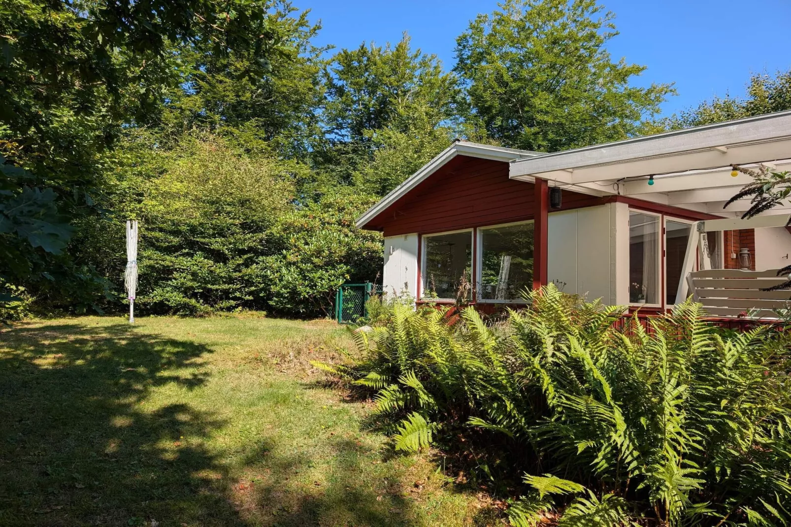 Charmant chalet au bord du lac avec sauna