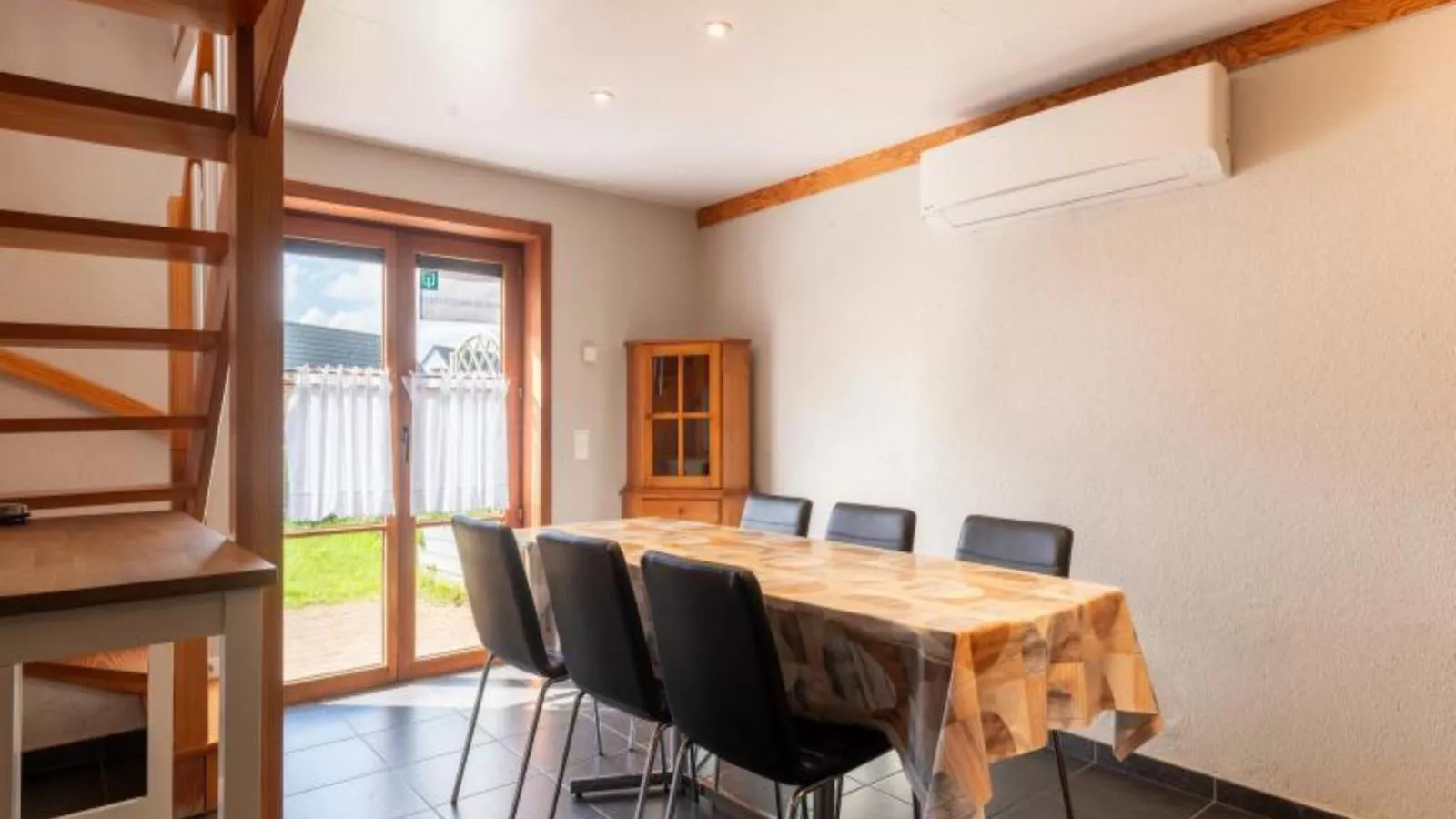 Nieuwendamme 108-Esszimmer