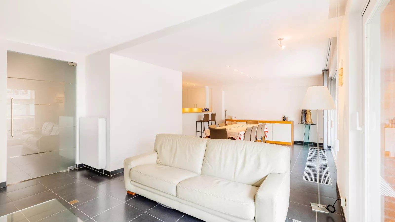 Brit Eerste-Living room