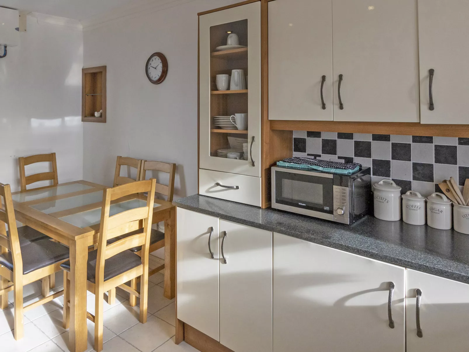 Matthews Cottage Doonbeg-Dedans