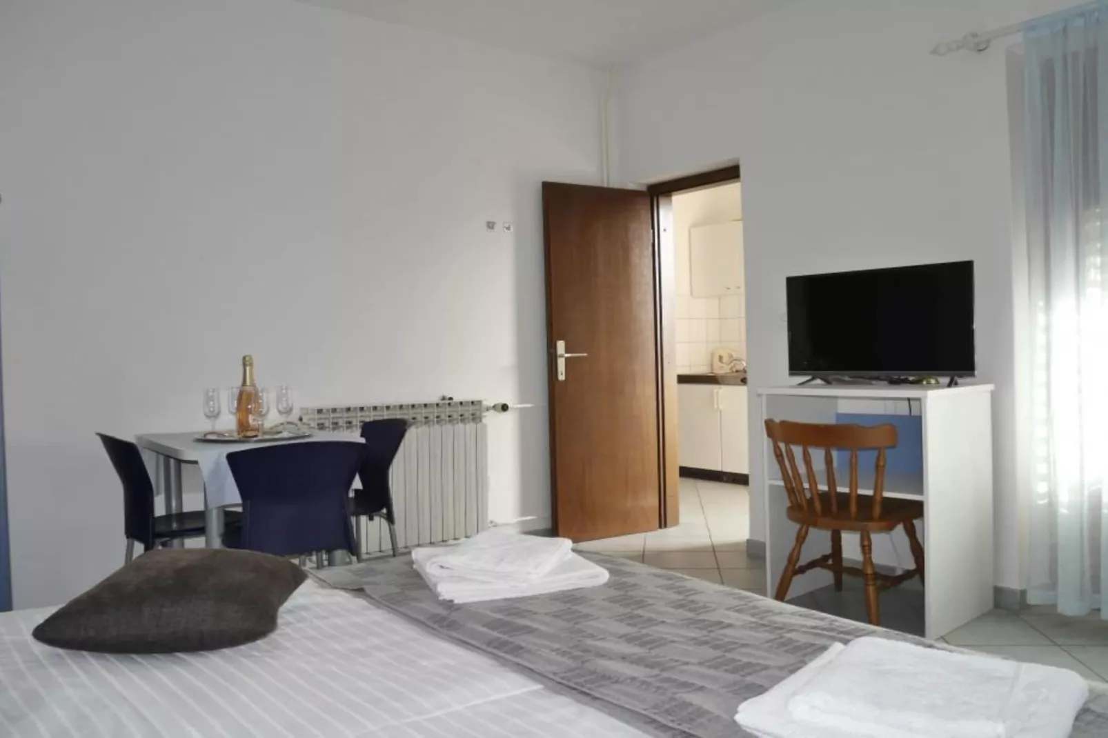 Dugi Rat Seaside Apartments - Two Bedroom Apartment 3-Chambre