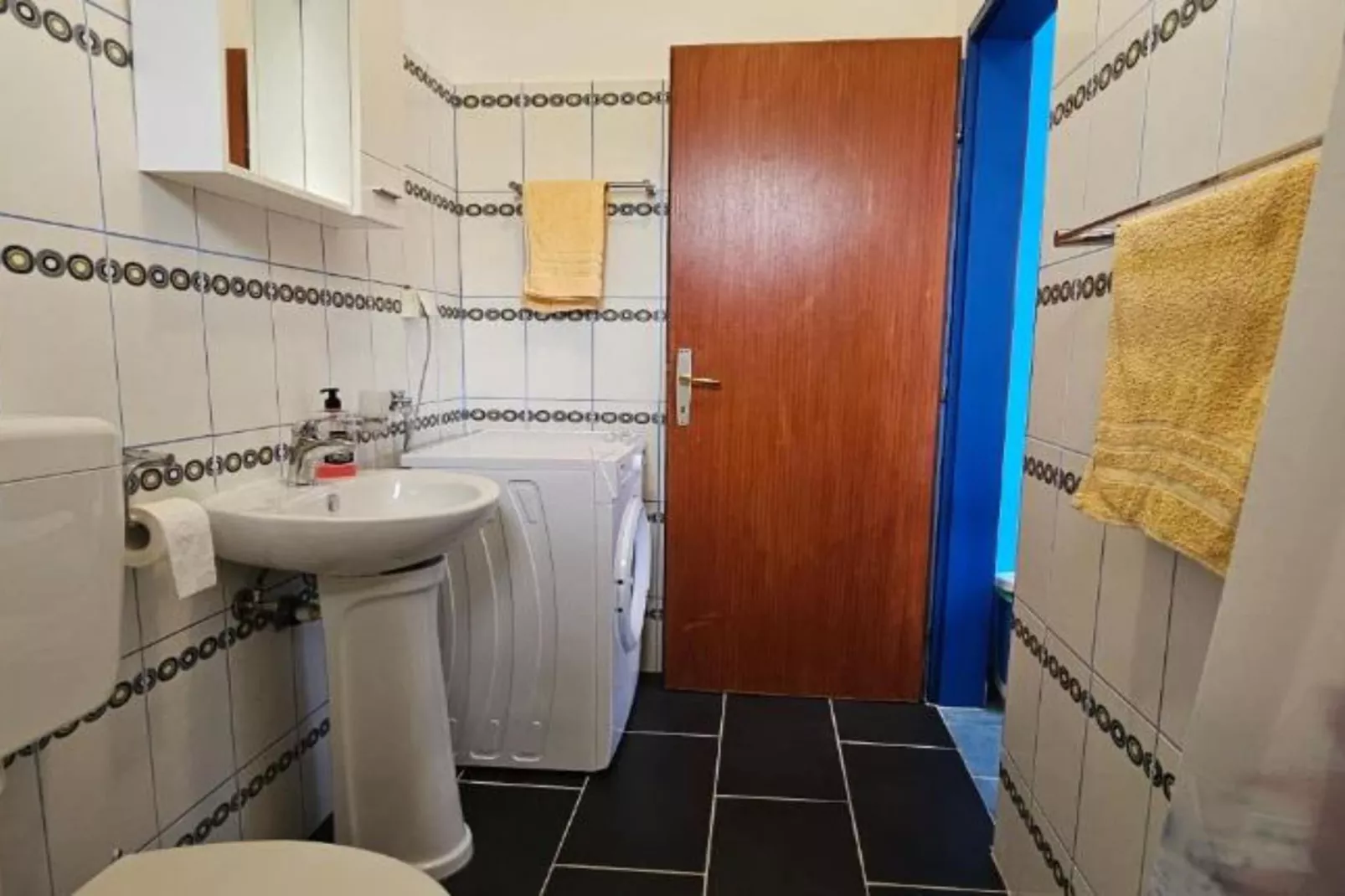 Tivat Bliss Apartments Close to Beach - One Bedroom Apartment 1-Badezimmer