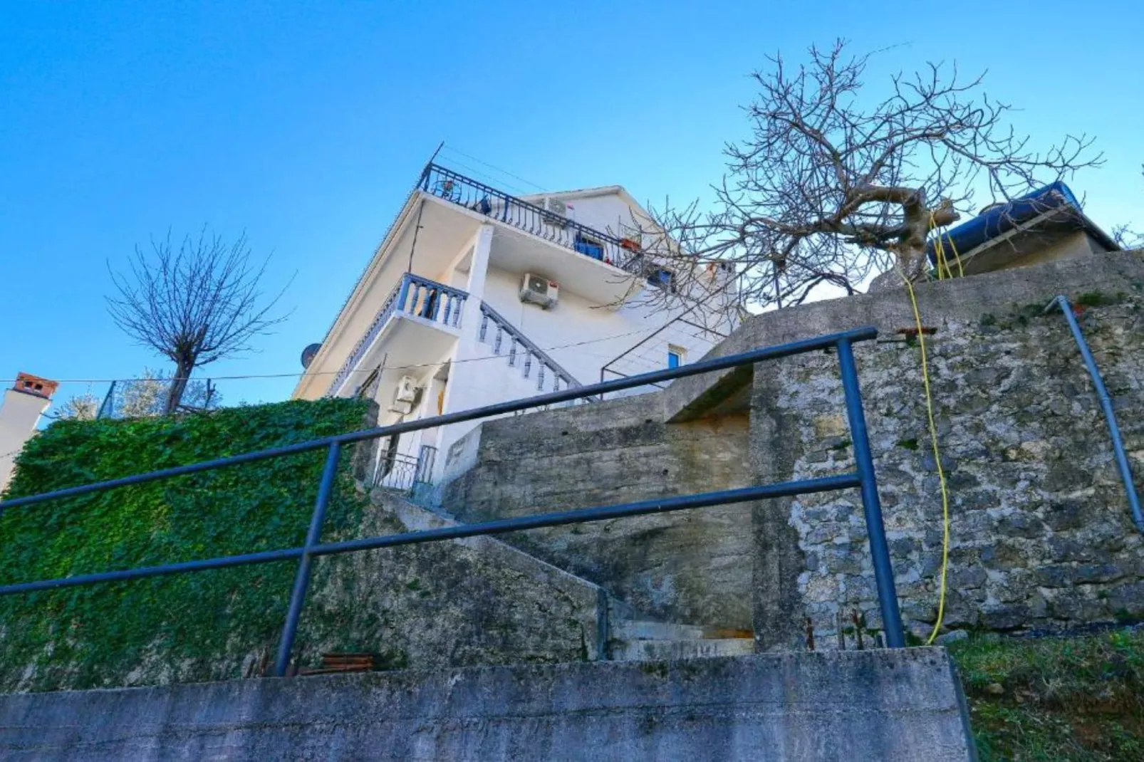 Charming Kotor Bay Retreat Just Steps from the Beach - Double Room with Seaview-Im Freien