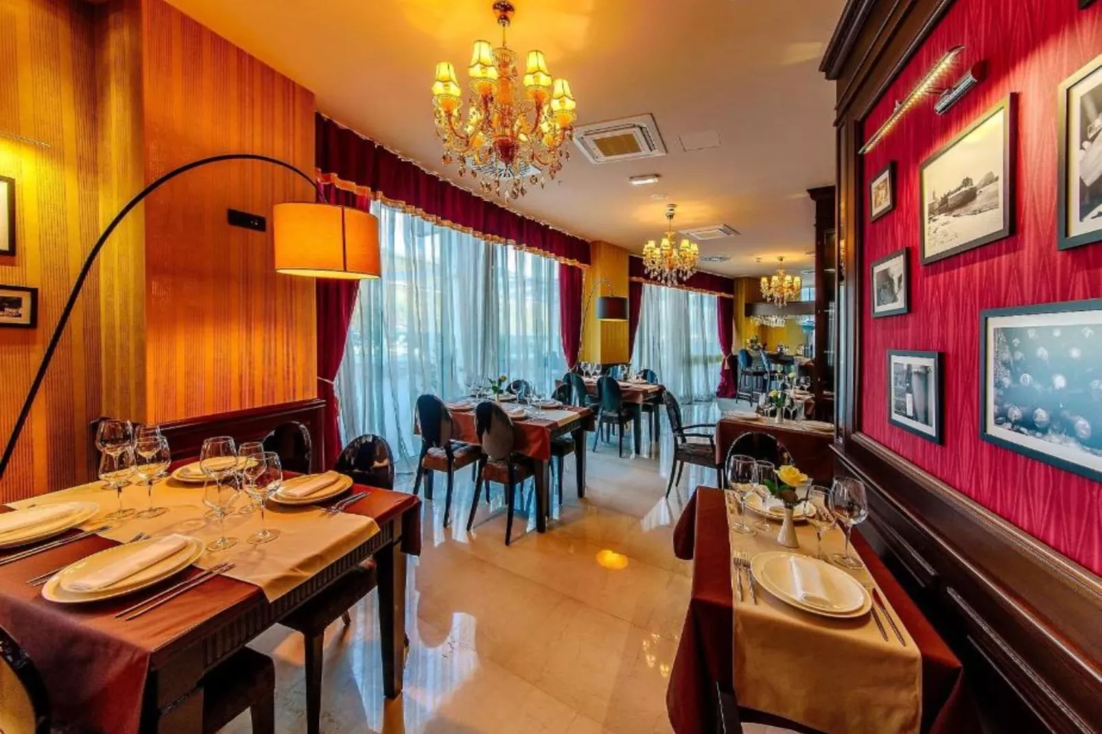 Exclusive Budva Stay Steps From the Beach - One Bedroom Apartment with Balcony-Dining room