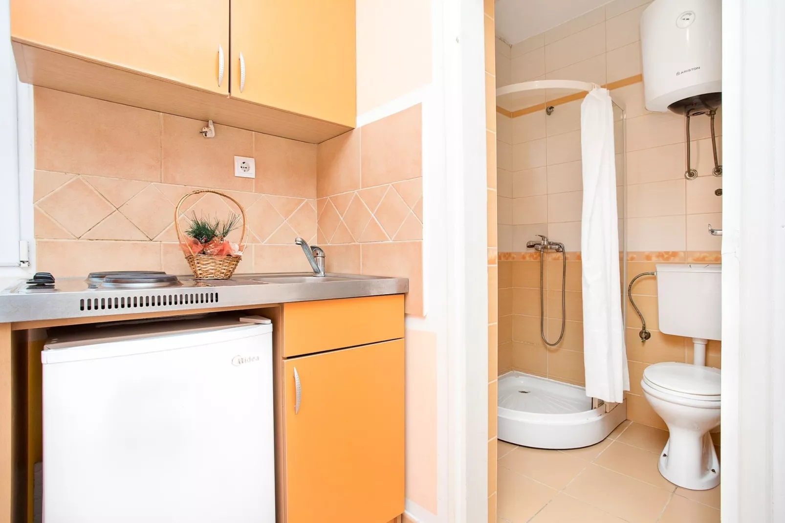 Perfect Budva Stay Near the Sea & Aqua Park - One Bedroom Apartment 3\/1-Salle de bain