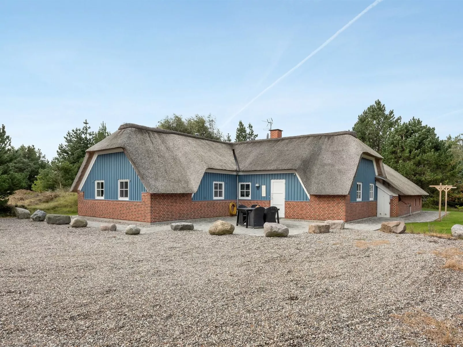 "Alvina" - 3.2km from the sea-Outside