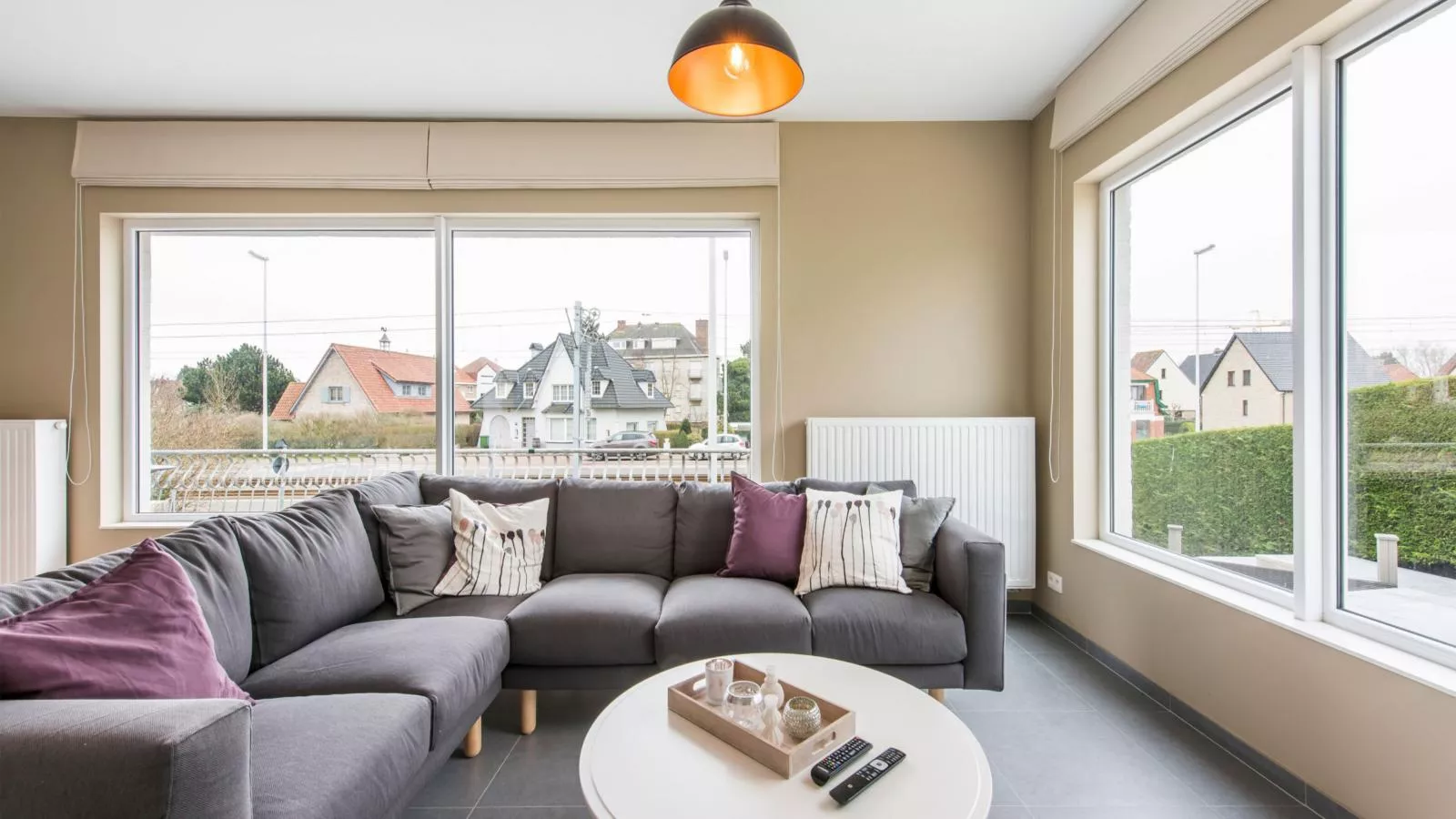 La Vachequirit-Salon