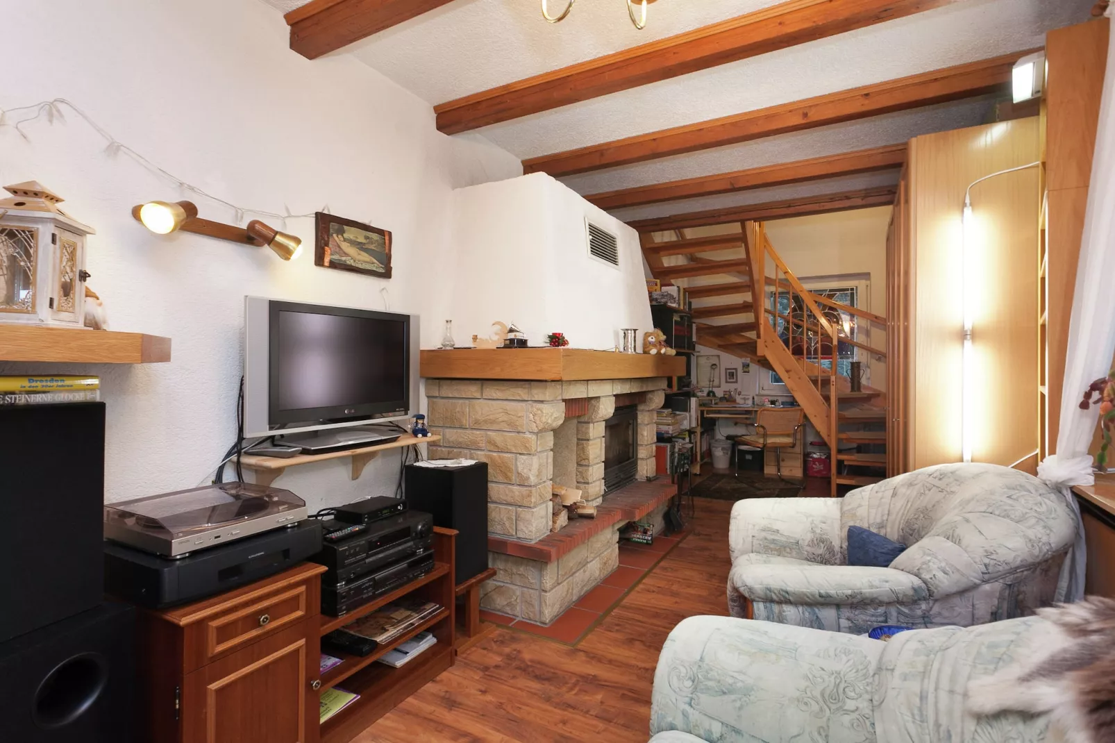 Ferienwohnung mit Kamin Am Waldrand-Wohnzimmer