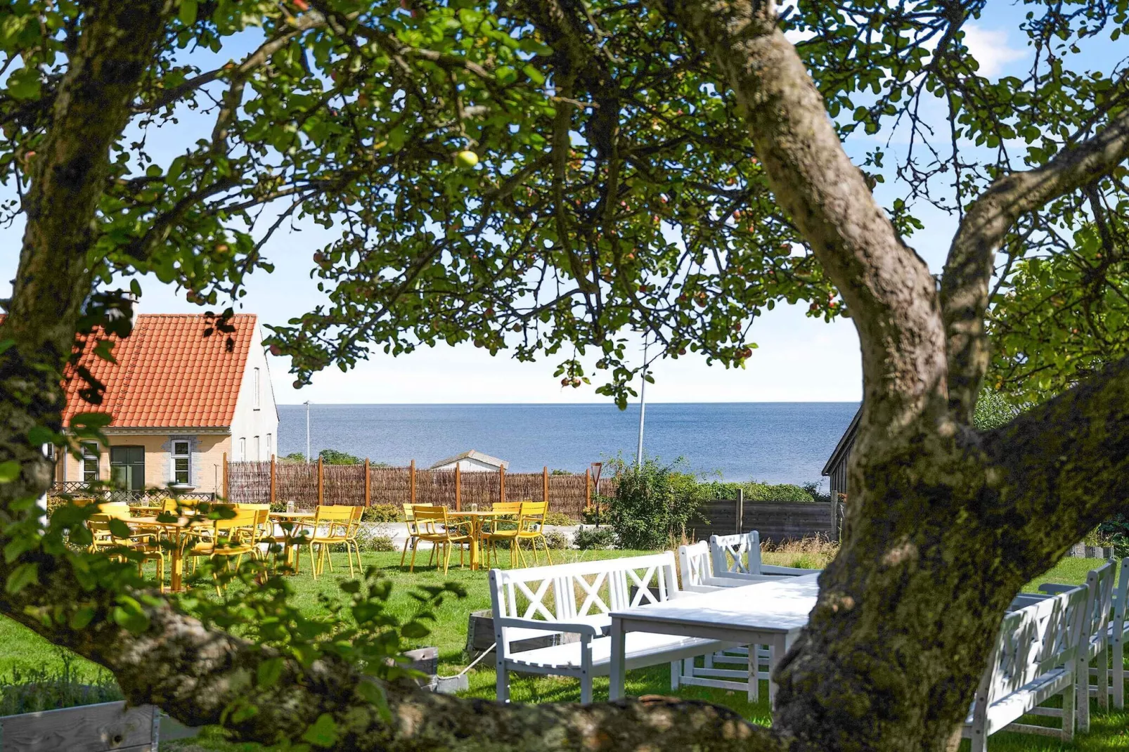 5 Sterne Ferienhaus in Svaneke-Im Freien