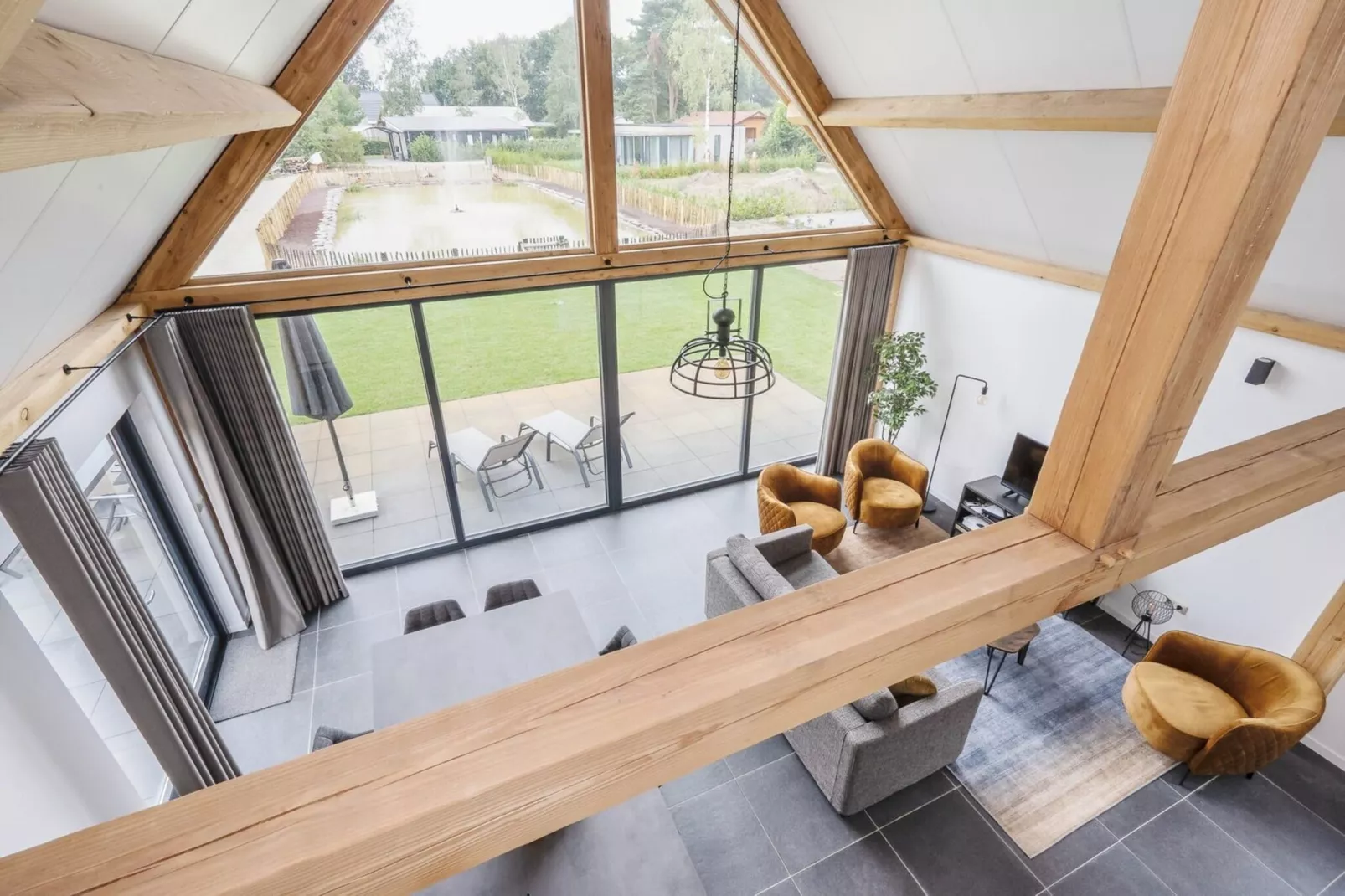 Farm Lodge 687-Living room