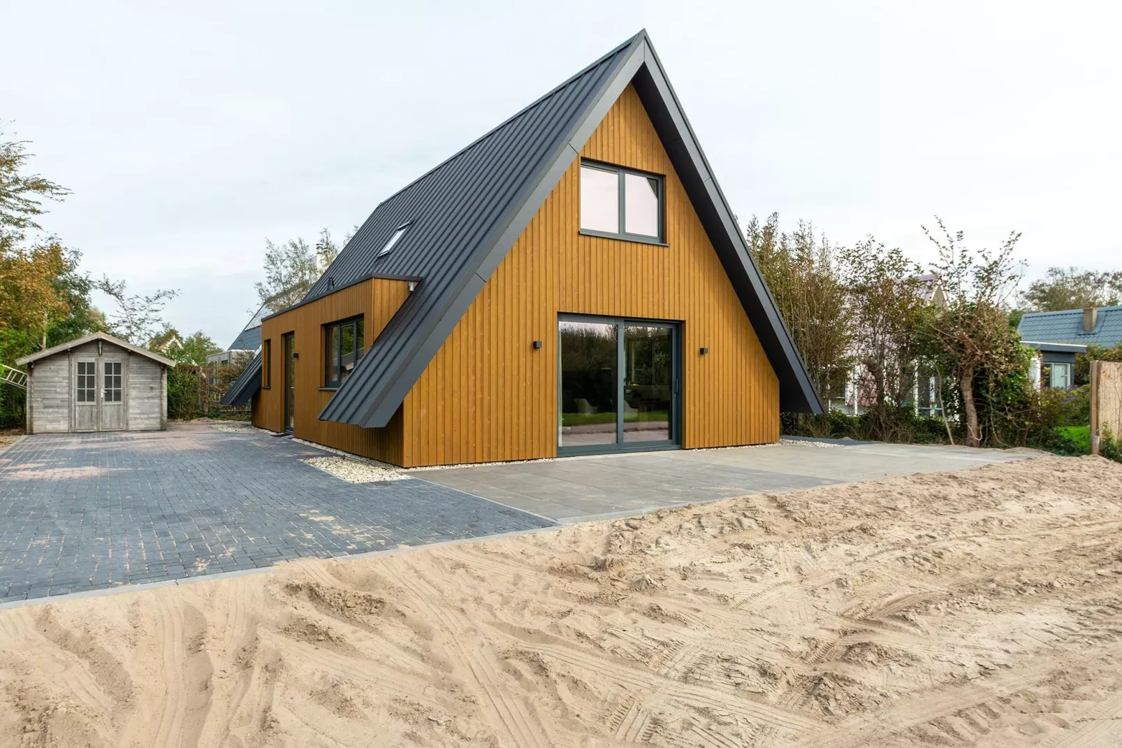 Sandepark 113-Exterior in summer